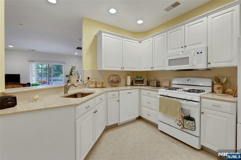100 Ridgewood Road, Unit 215 Washington Township, NJ 07676 - Photo 17 of 39 Gallery Image 17