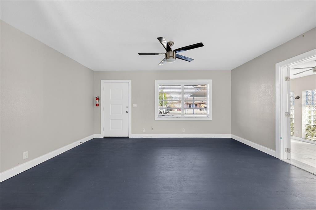 2714 West Grace Street Tampa, FL 33607 - Photo 7 of 26 a view of an empty room with a window