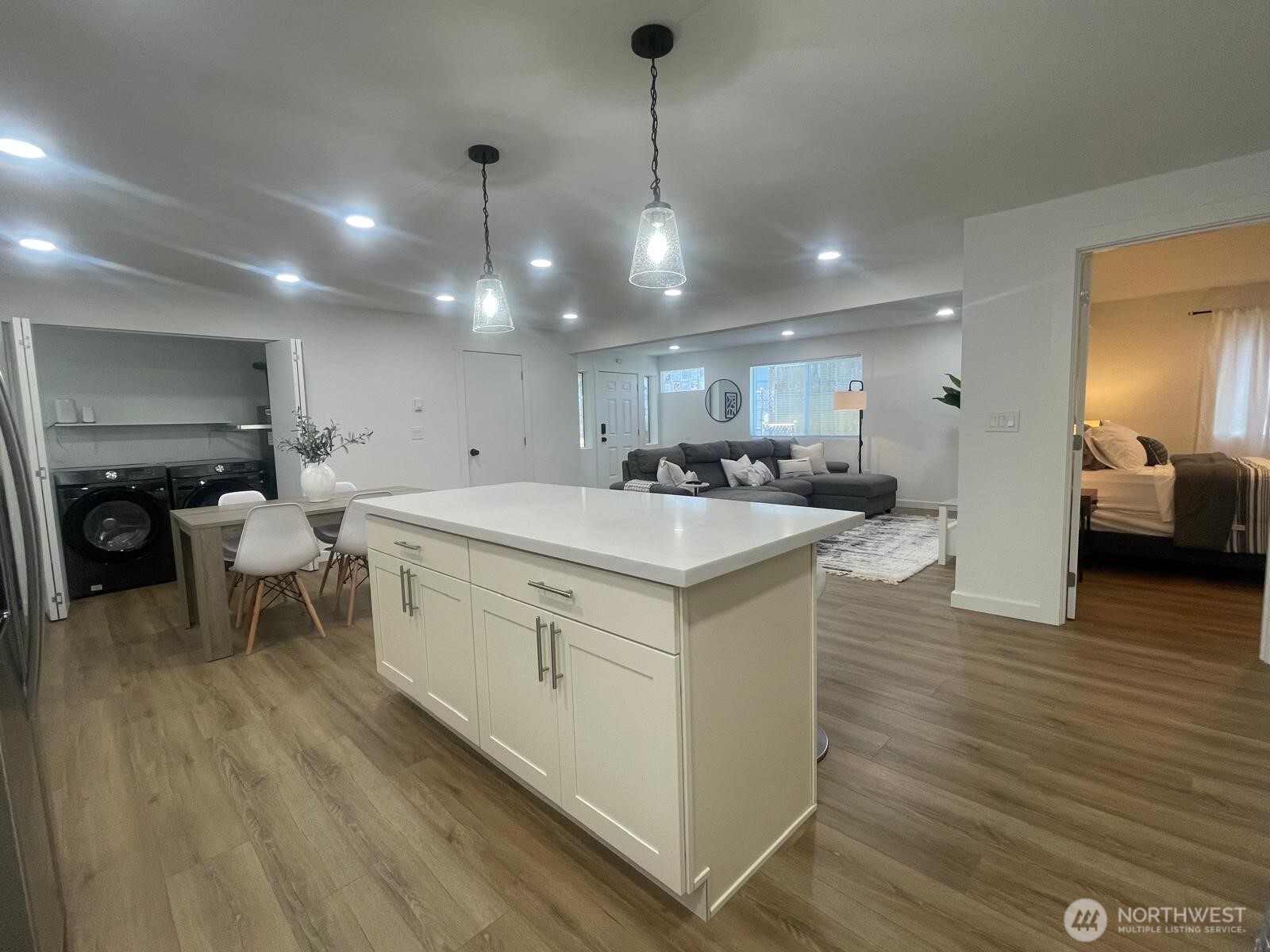 3730 Southwest 99th Street Seattle, WA 98126 - Photo 11 of 38