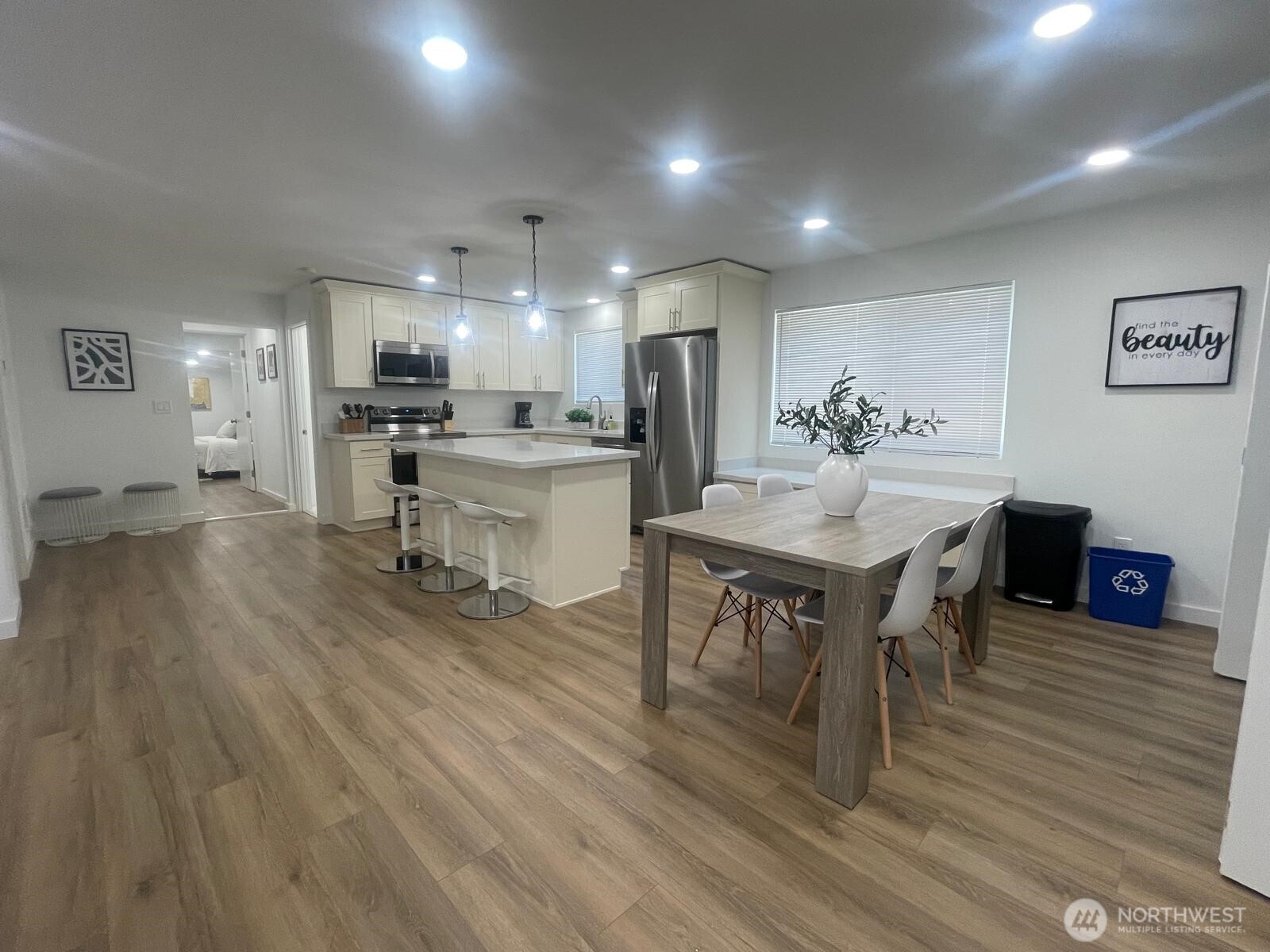 3730 Southwest 99th Street Seattle, WA 98126 - Photo 13 of 38