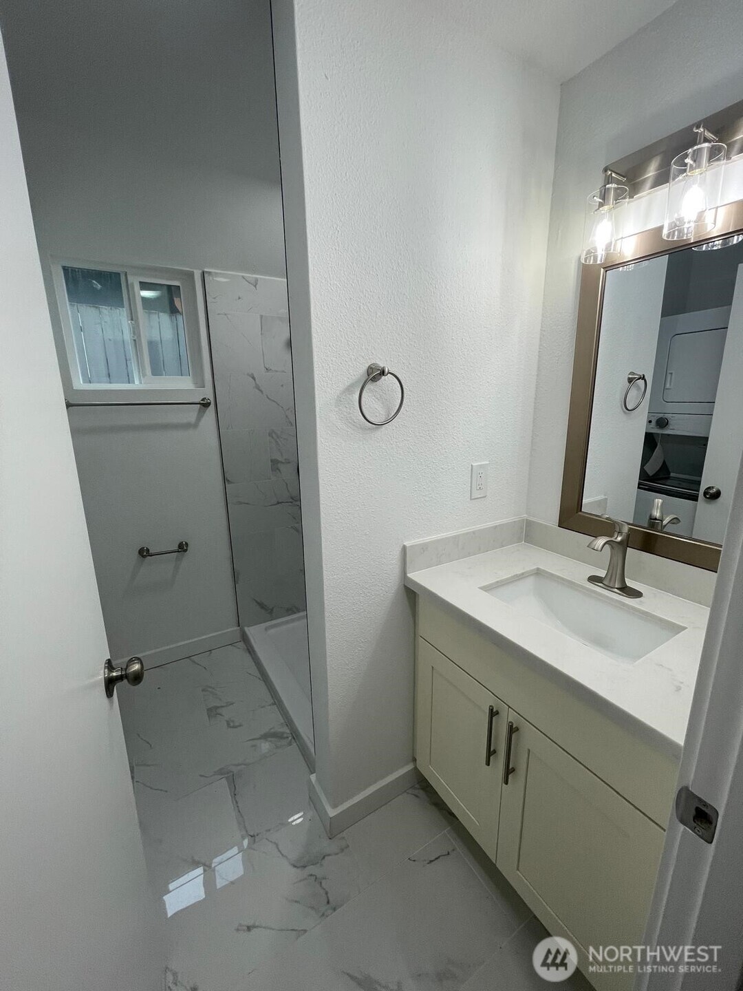 3730 Southwest 99th Street Seattle, WA 98126 - Photo 26 of 38