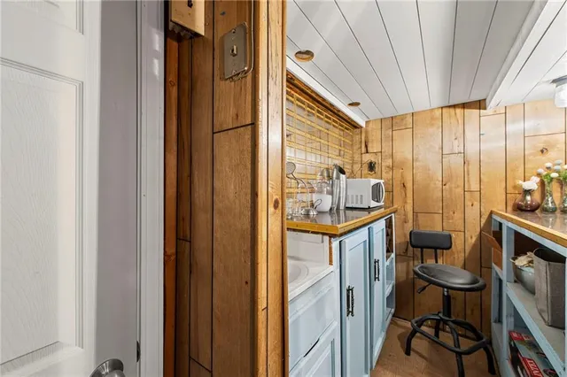 $269,000 | 11105 Askew Avenue, Kansas City, MO 64137