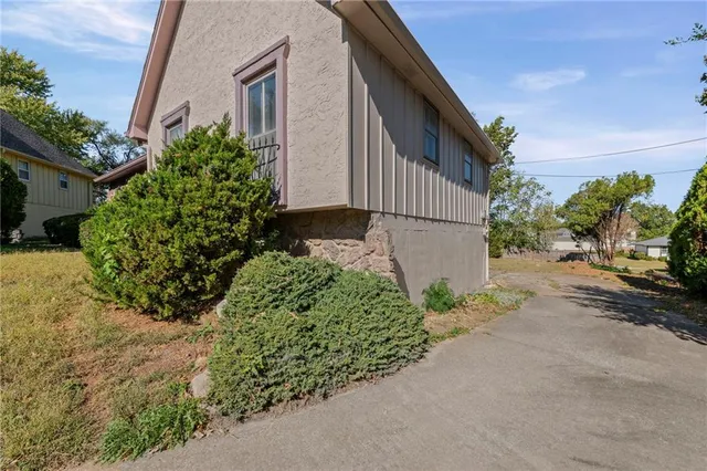 $269,000 | 11105 Askew Avenue, Kansas City, MO 64137