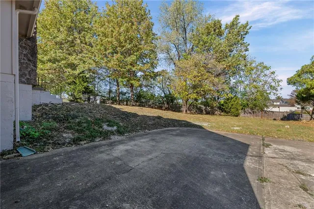 $269,000 | 11105 Askew Avenue, Kansas City, MO 64137