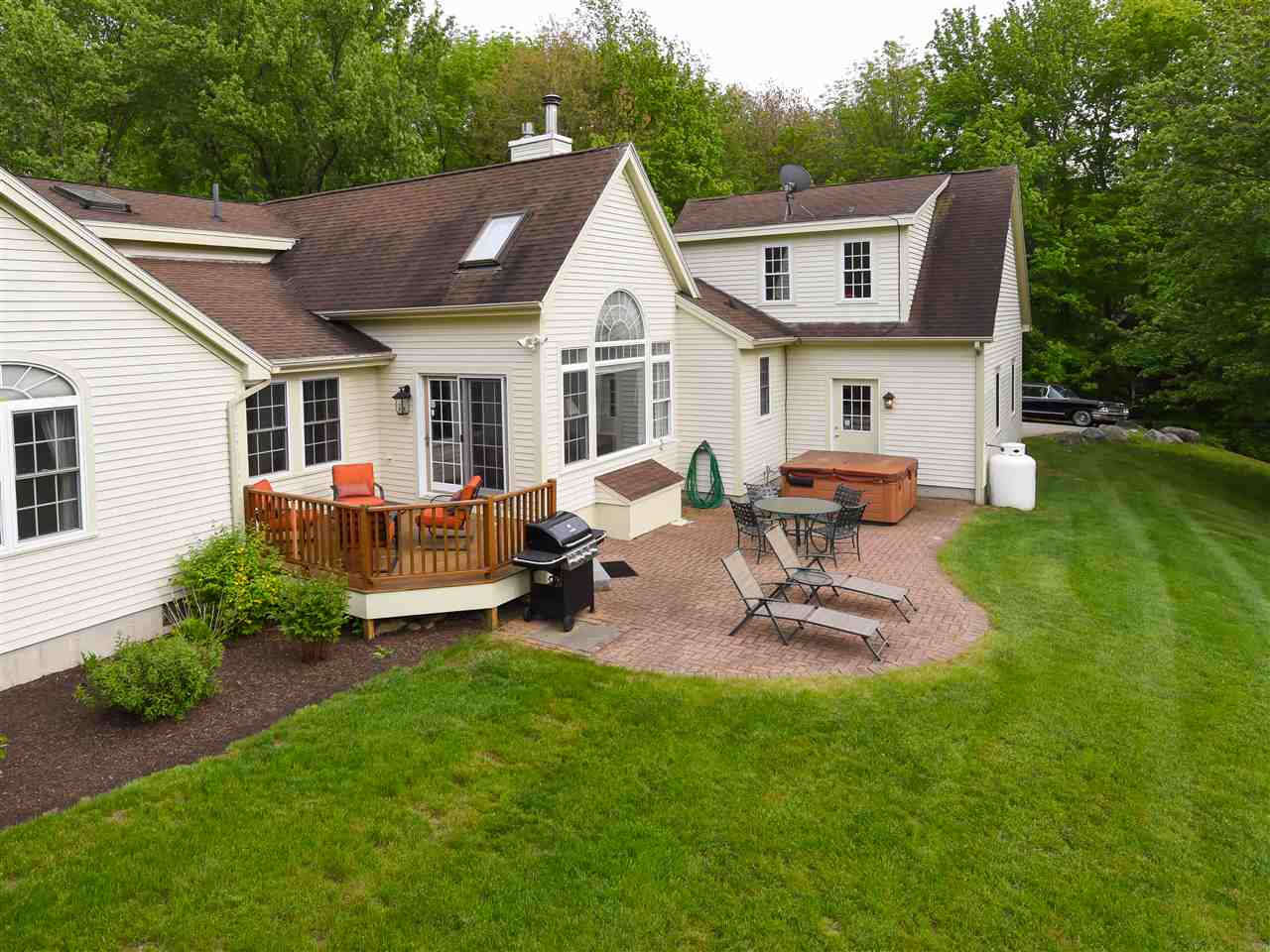162 Kensington Road Hampton Falls, NH 03844 - Photo 2 of 35