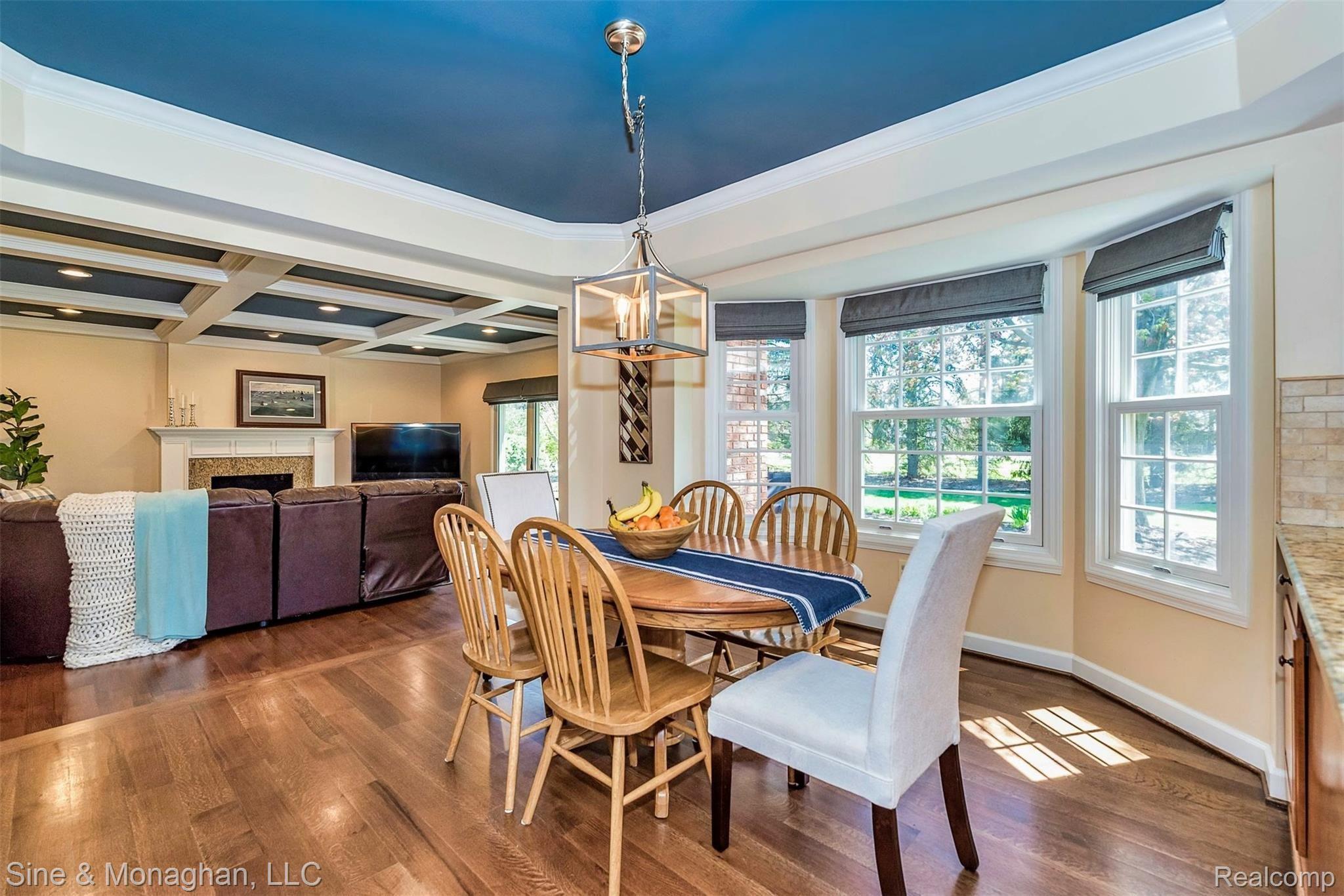 531 Shellbourne Drive Rochester, MI 48309 - Photo 18 of 51 Wonderful eating space in kitchen with updated chandelier