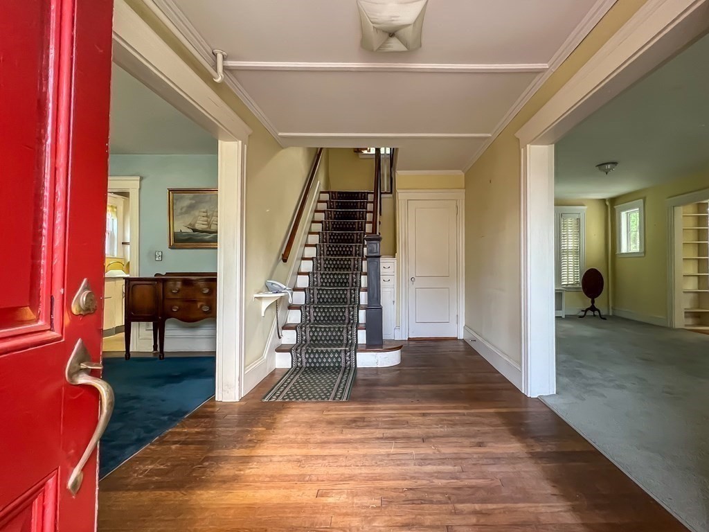 17 Pilgrim Road Marblehead, MA 01945 - Photo 3 of 24