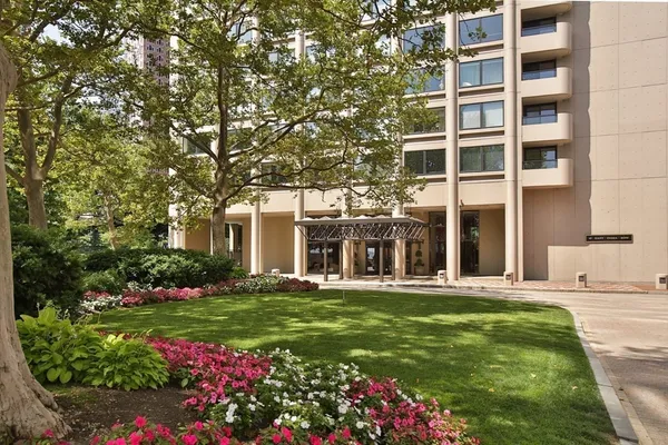 $9,775 | 65 East India Row, Unit 22AB, Boston, MA 02110