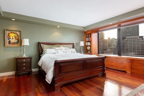 $9,775 | 65 East India Row, Unit 22AB, Boston, MA 02110
