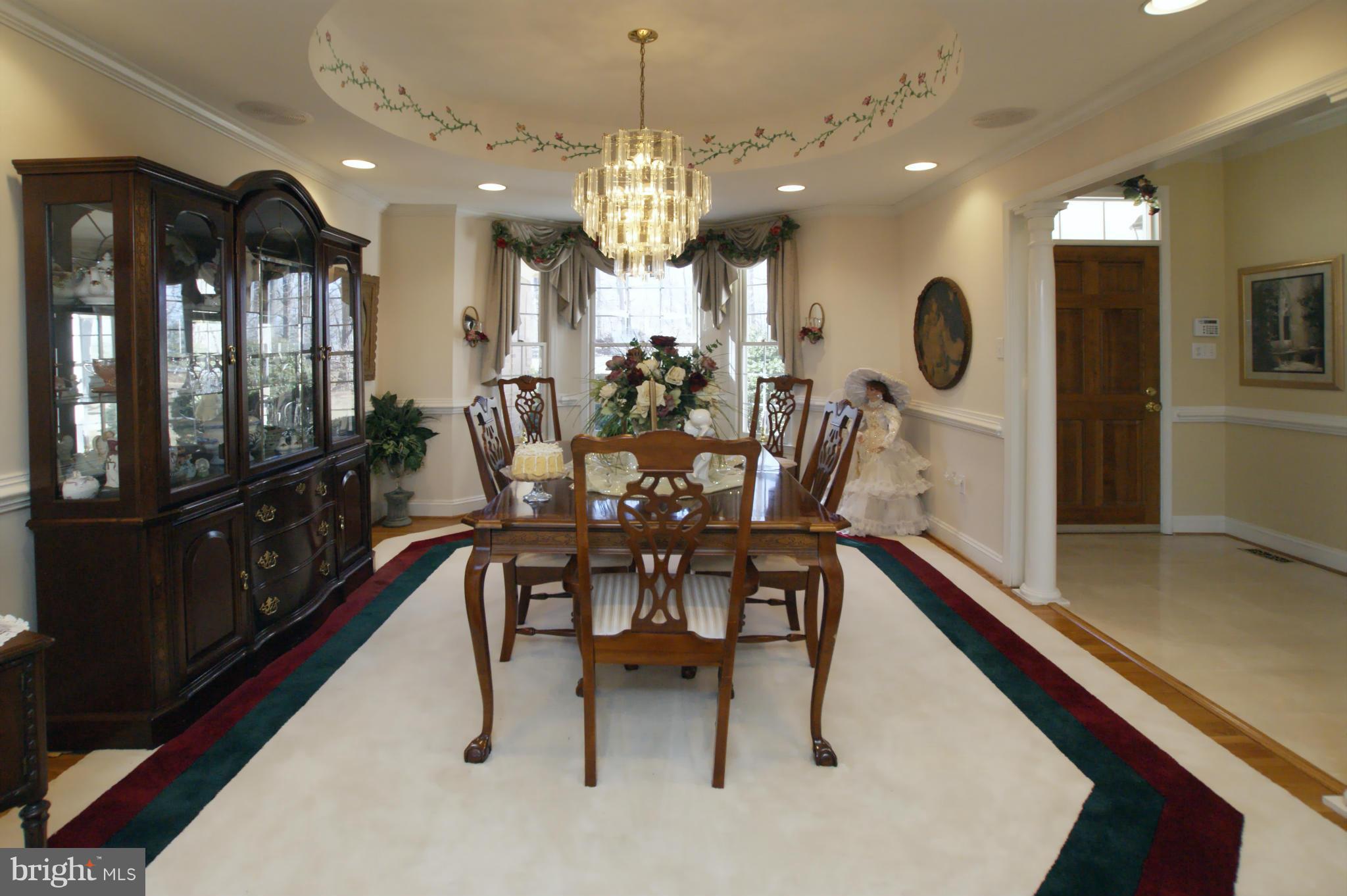 7203 Baldwin Ridge Road Warrenton, VA 20187 - Photo 4 of 30 Dining Room with Tray Ceiling
