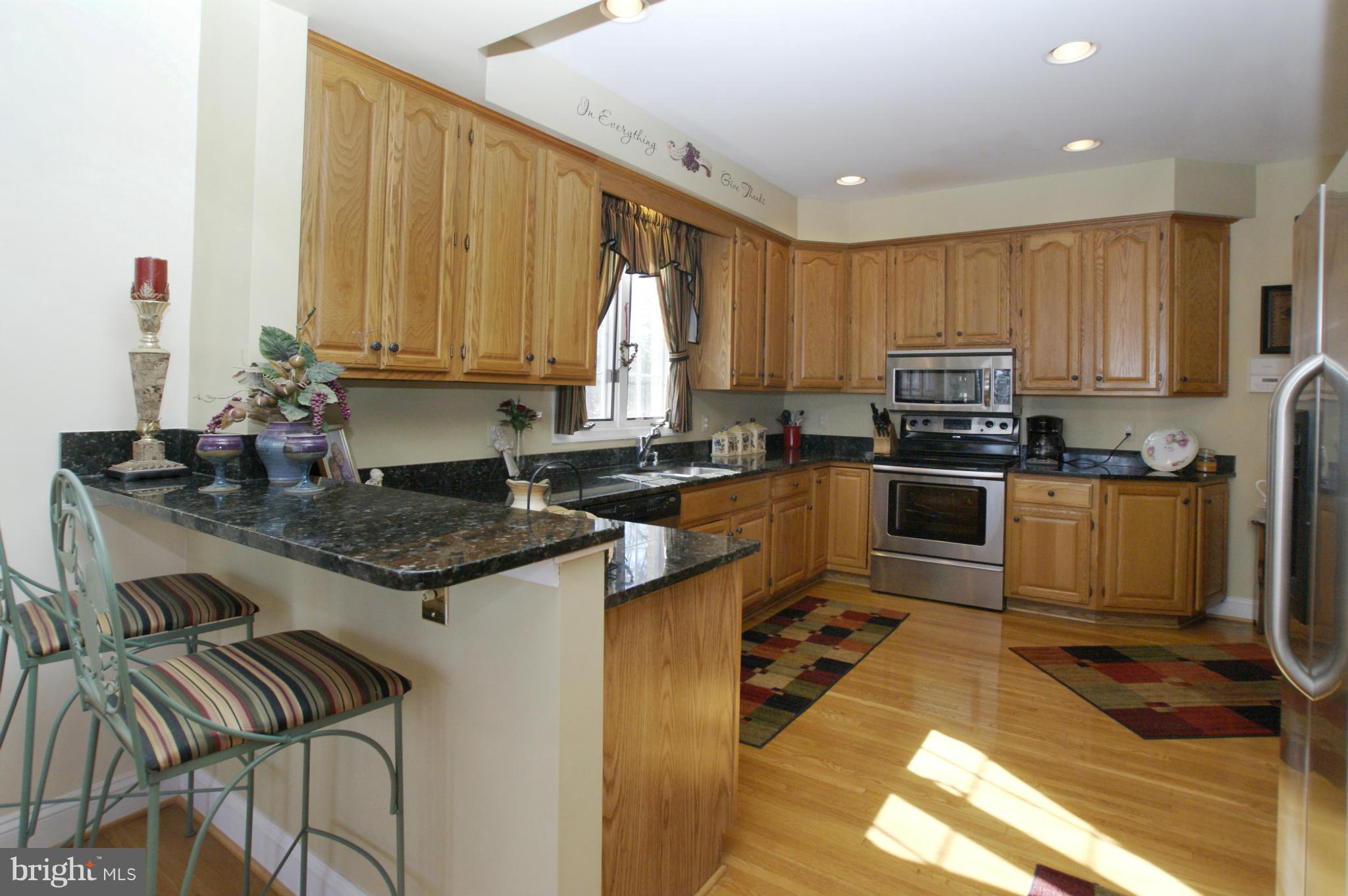 7203 Baldwin Ridge Road Warrenton, VA 20187 - Photo 5 of 30 Gourmet Eat-in Kitchen