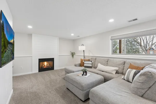 $425,000 | 8444 Underwood Lane North, Maple Grove, MN 55369