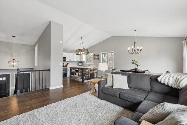 $425,000 | 8444 Underwood Lane North, Maple Grove, MN 55369