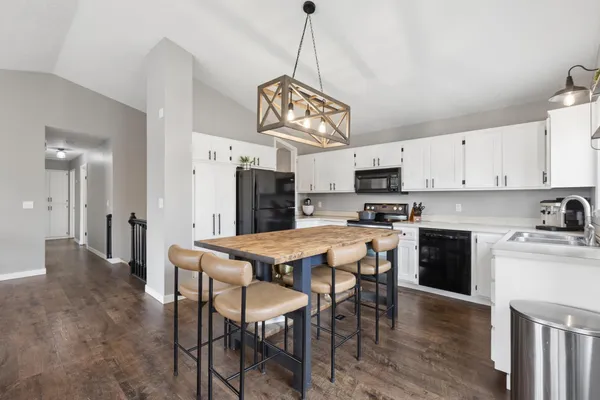 $425,000 | 8444 Underwood Lane North, Maple Grove, MN 55369