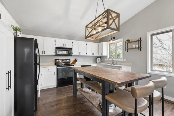 $425,000 | 8444 Underwood Lane North, Maple Grove, MN 55369