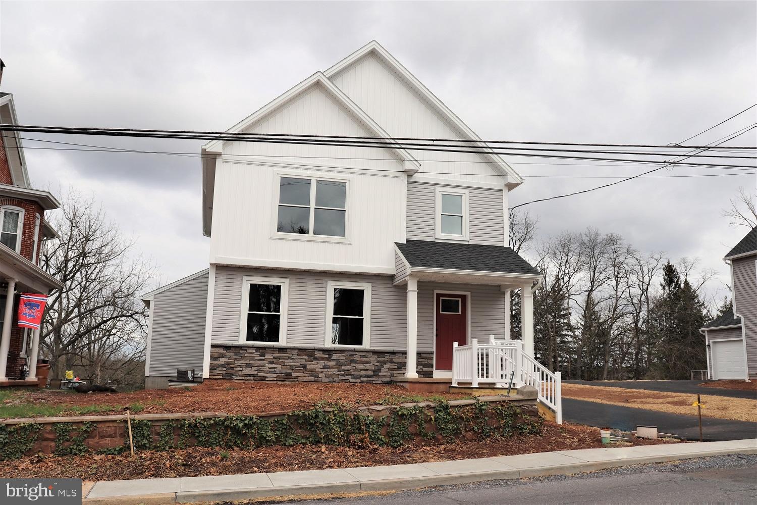 92 N. Reamstown Rd