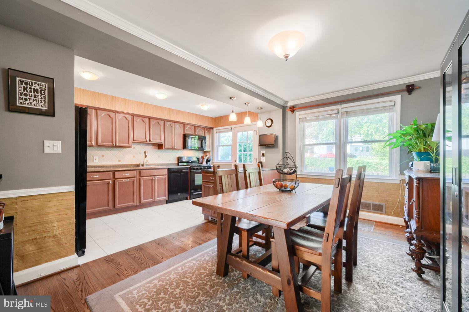 7042 Heathfield Road Baltimore, MD 21212 - Photo 7 of 27 Large dining room into open kitchen