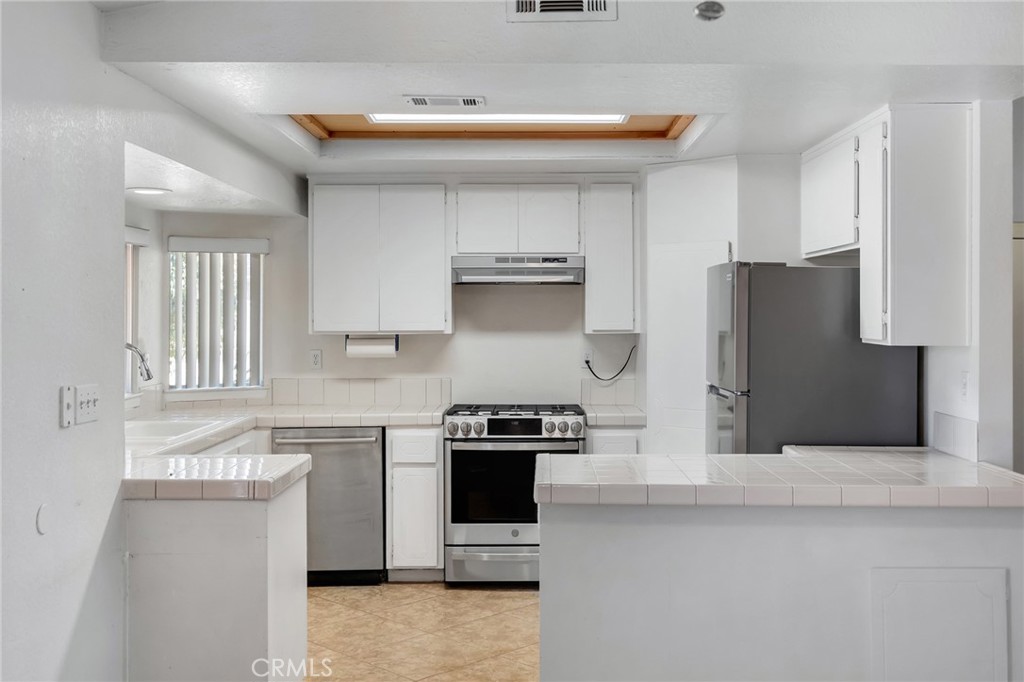 15155 Apache Road Apple Valley, CA 92307 - Photo 9 of 32