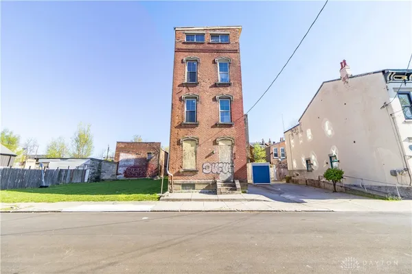 $350,000 | 818 Livingston Street, Cincinnati, OH 45214