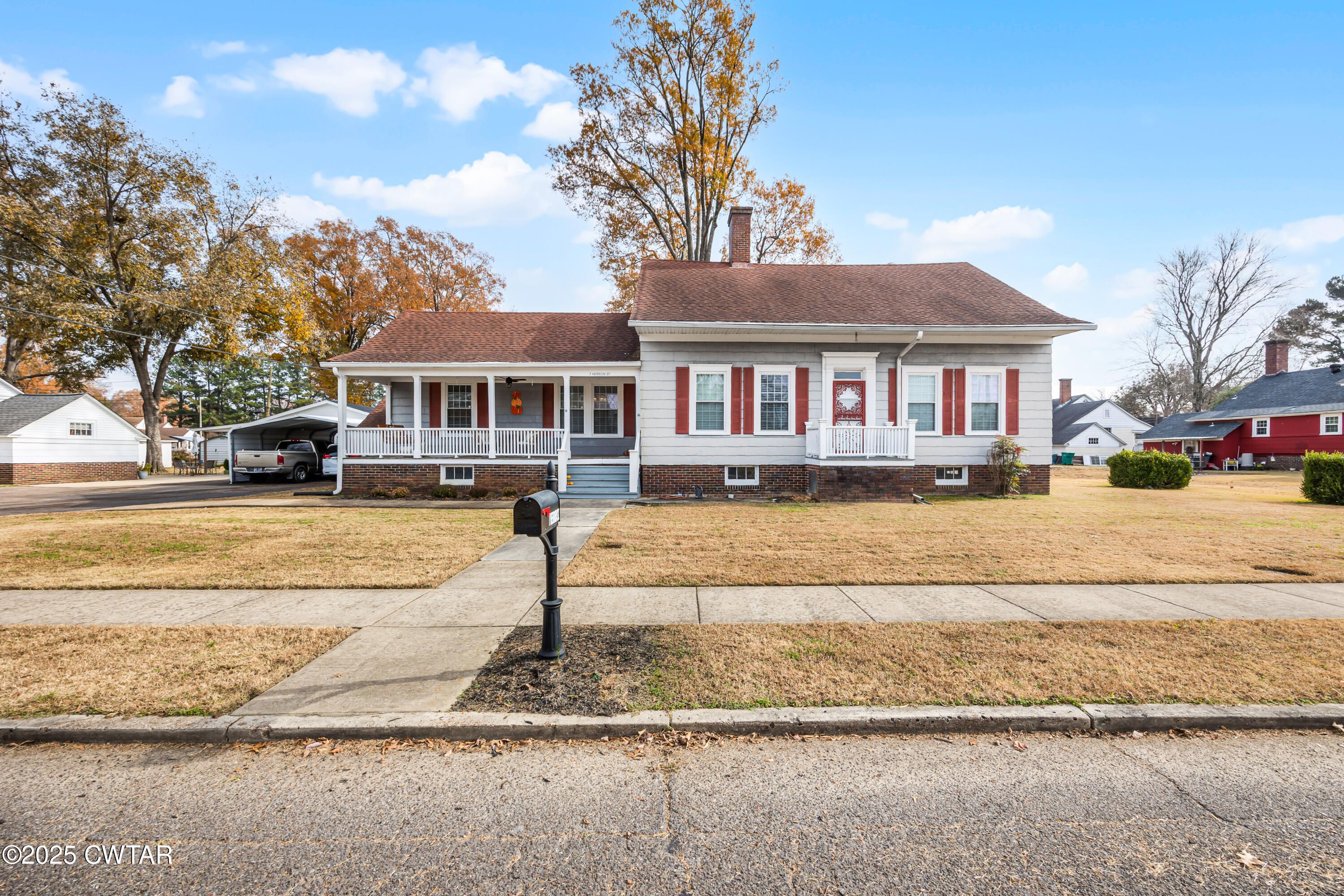 a house view with a outdoor space