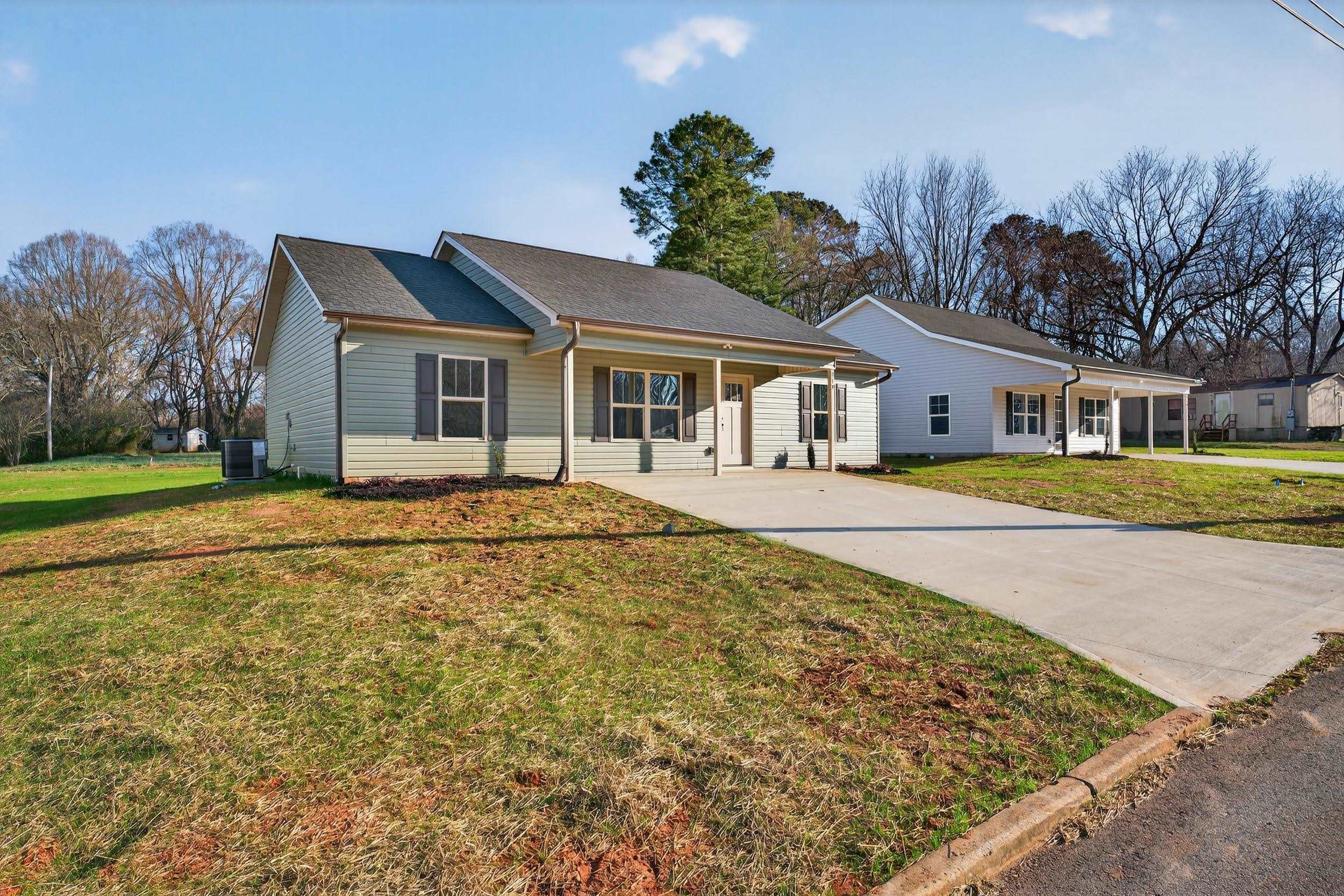 214 Gaffney Avenue Gaffney, SC 29341 - Photo 1 of 27