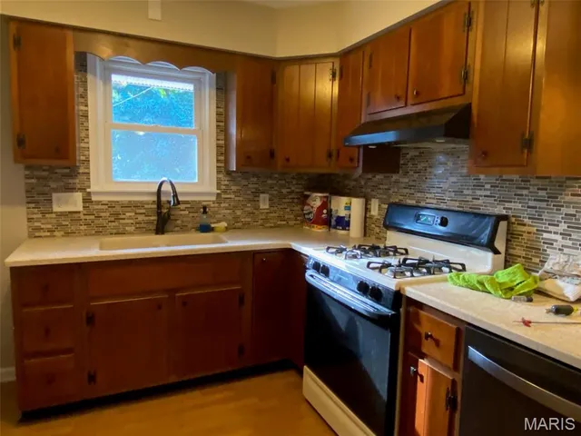 $137,500 | 403 North Pine Street, Nokomis, IL 62075