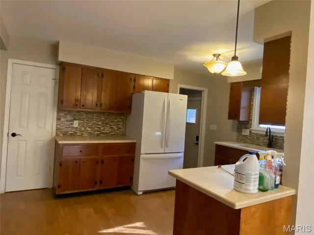 $137,500 | 403 North Pine Street, Nokomis, IL 62075