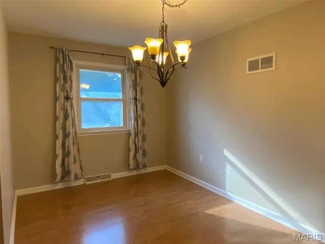 $137,500 | 403 North Pine Street, Nokomis, IL 62075