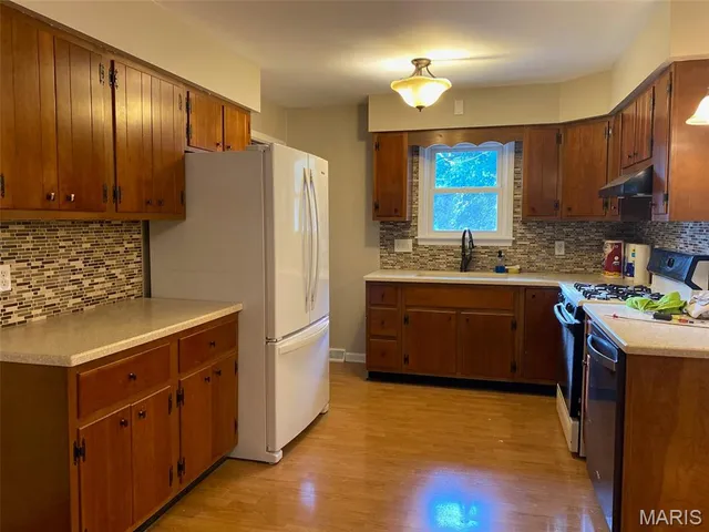 $137,500 | 403 North Pine Street, Nokomis, IL 62075