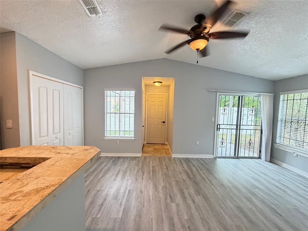 942 Loquat Tree Road Orlando, FL 32811 - Photo 4 of 15