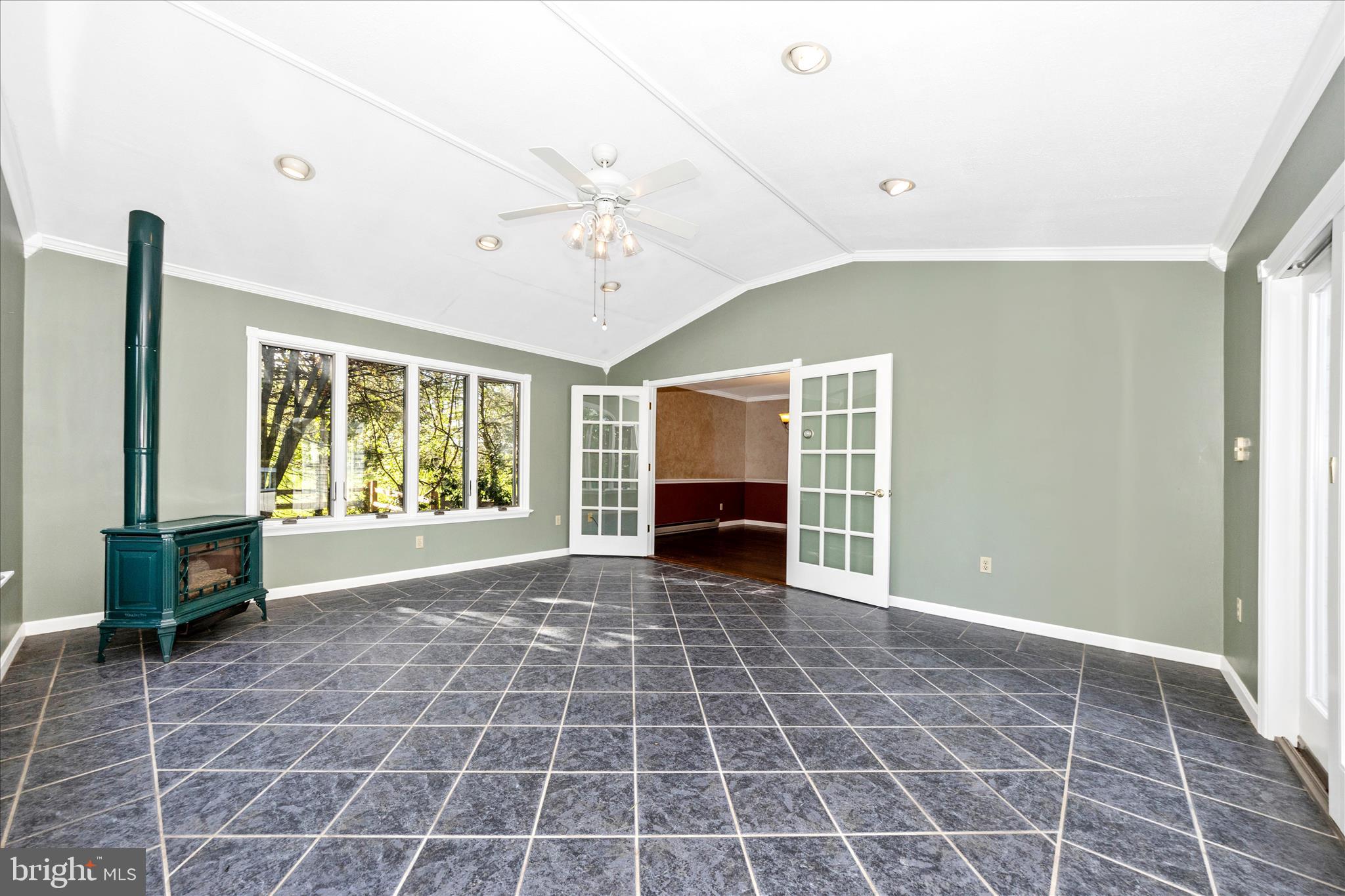 10901 Hopewell Road Hagerstown, MD 21740 - Photo 24 of 65 Sun Room
