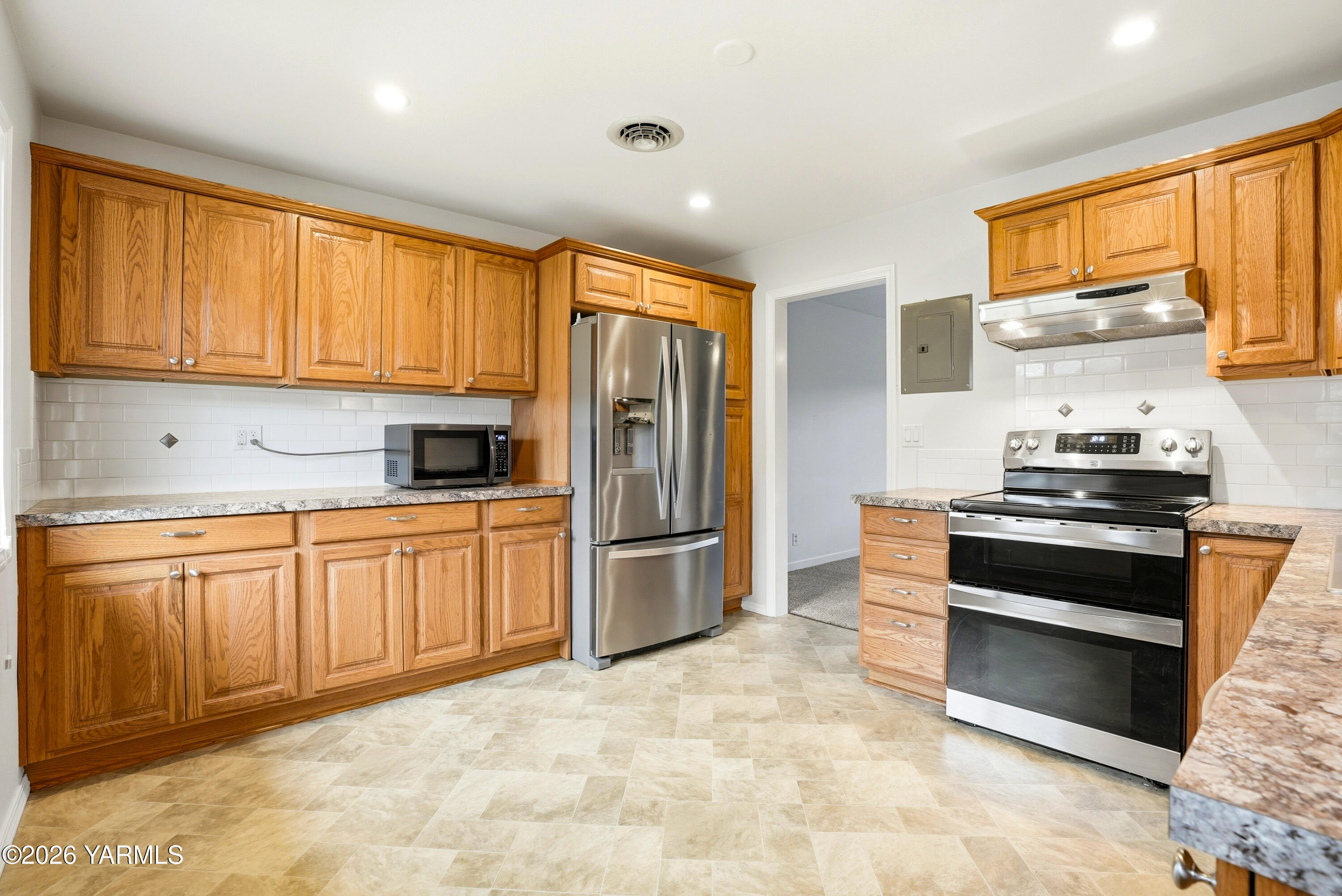 4105 Snowmountain Road Yakima, WA 98908 - Photo 2 of 11 4105 Snowmountain Rd_011