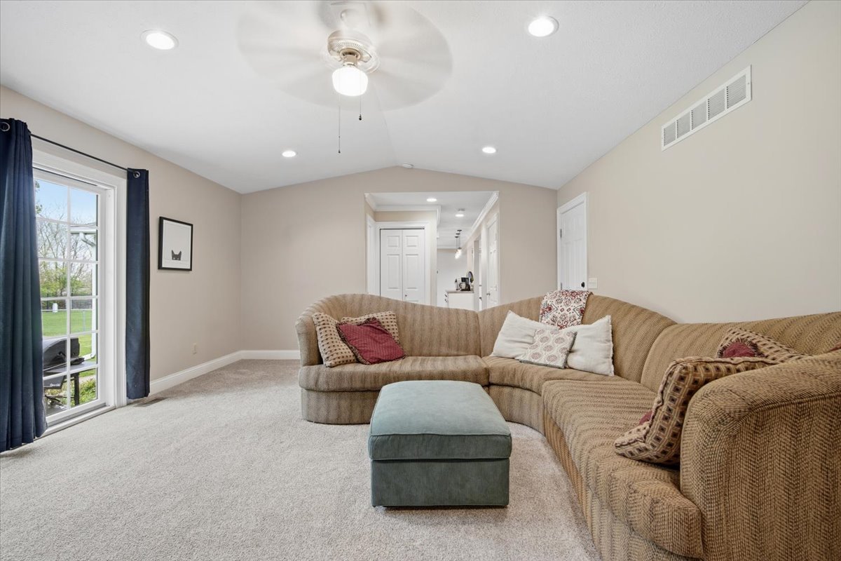 2820 Rutherford Drive Bloomington, IL 61705 - Photo 11 of 35