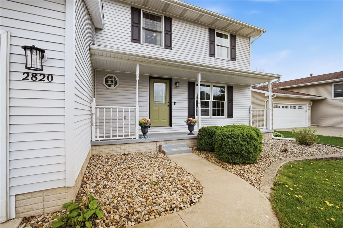 2820 Rutherford Drive Bloomington, IL 61705 - Photo 2 of 35