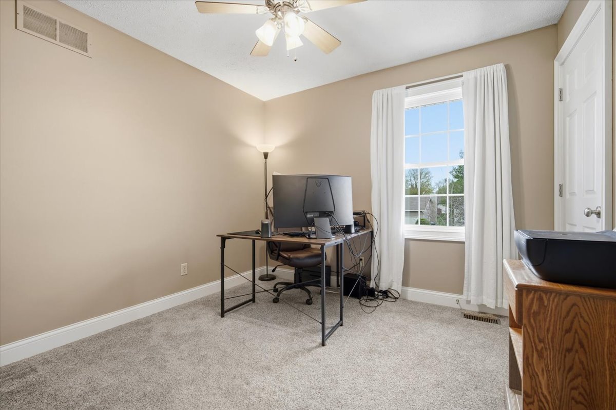 2820 Rutherford Drive Bloomington, IL 61705 - Photo 23 of 35