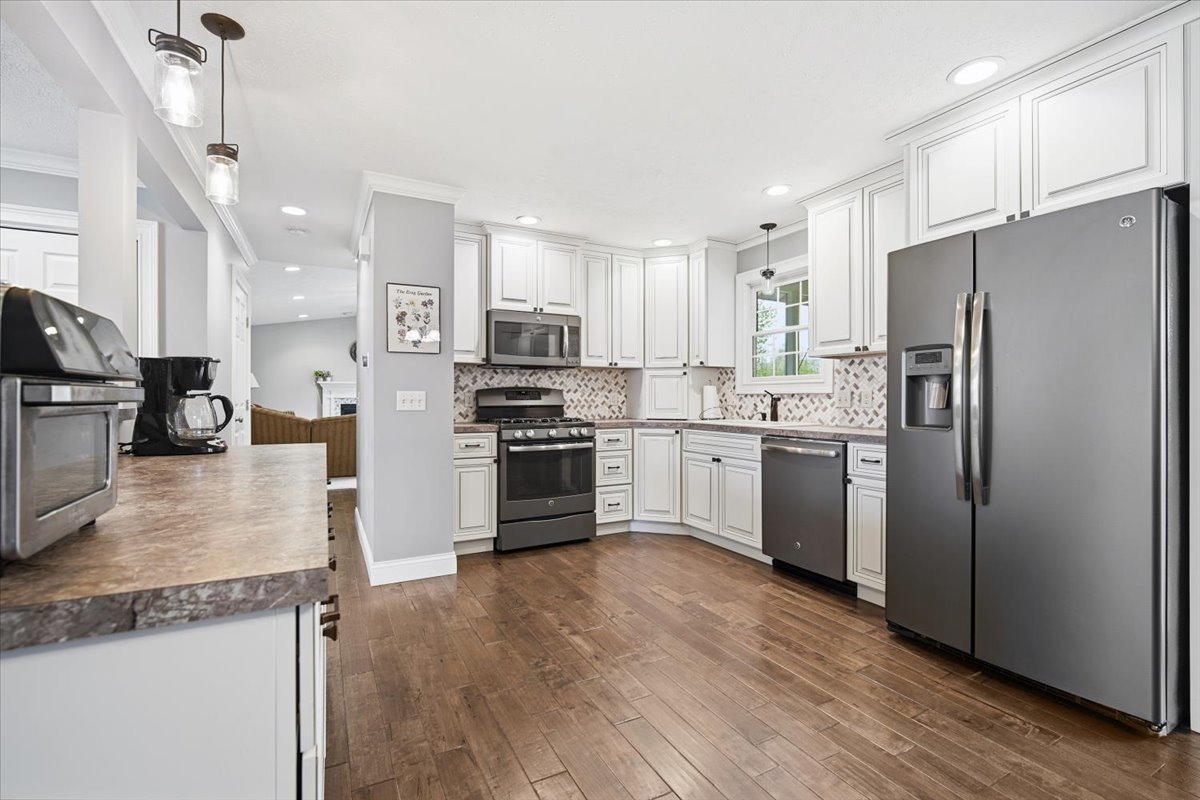 2820 Rutherford Drive Bloomington, IL 61705 - Photo 5 of 35