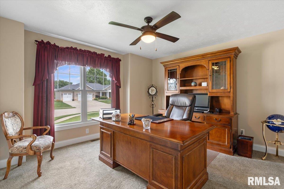 2820 Castlerock Ridge Springfield, IL 62711 - Photo 22 of 43