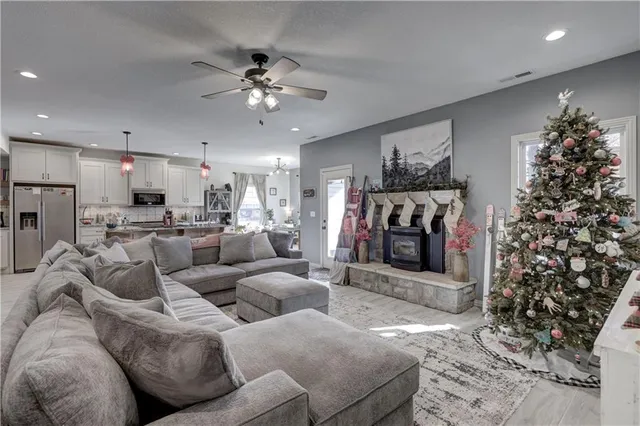 $417,000 | 403 Dogwood Trails Loop, Carl Junction, MO 64834