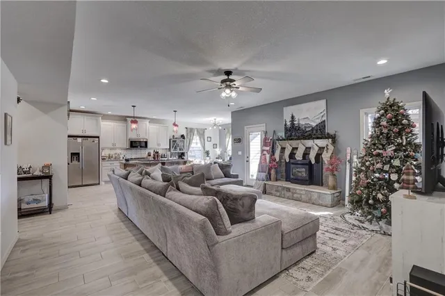 $417,000 | 403 Dogwood Trails Loop, Carl Junction, MO 64834