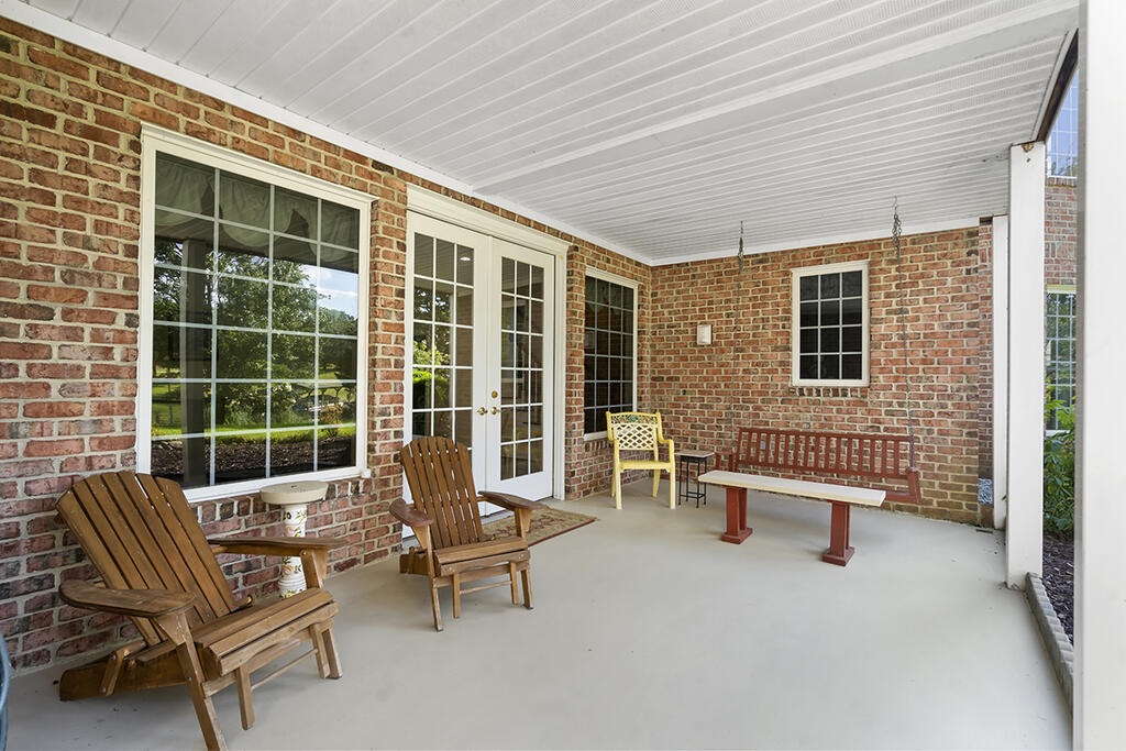 346 Compass Point Ninety Six, SC 29666 - Photo 34 of 39 Gallery Image 34
