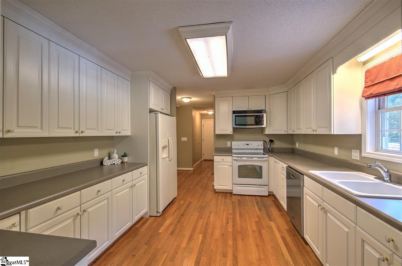 496 Hendricks Road Easley, SC 29642 - Photo 8 of 36