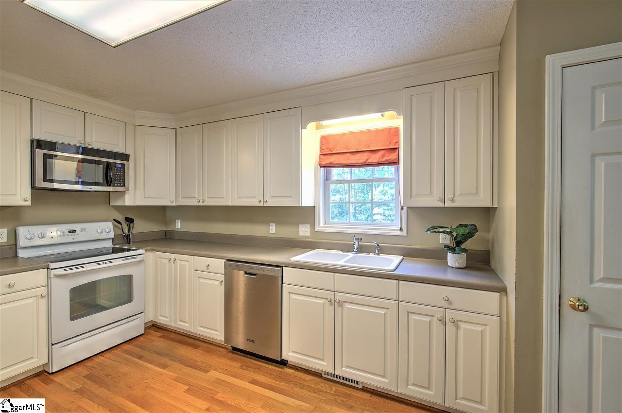 496 Hendricks Road Easley, SC 29642 - Photo 9 of 36