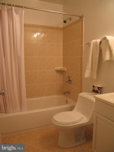 8110 Pepper Ridge Way Gaithersburg, MD 20877 - Photo 8 of 11 Bath #1
