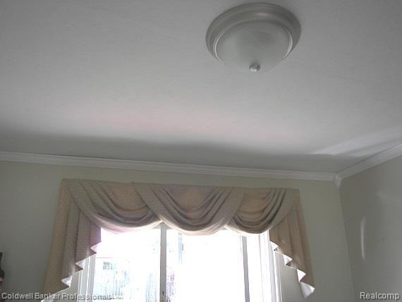 43053 Avon Road Canton, MI 48187 - Photo 14 of 36 Crown Moulding