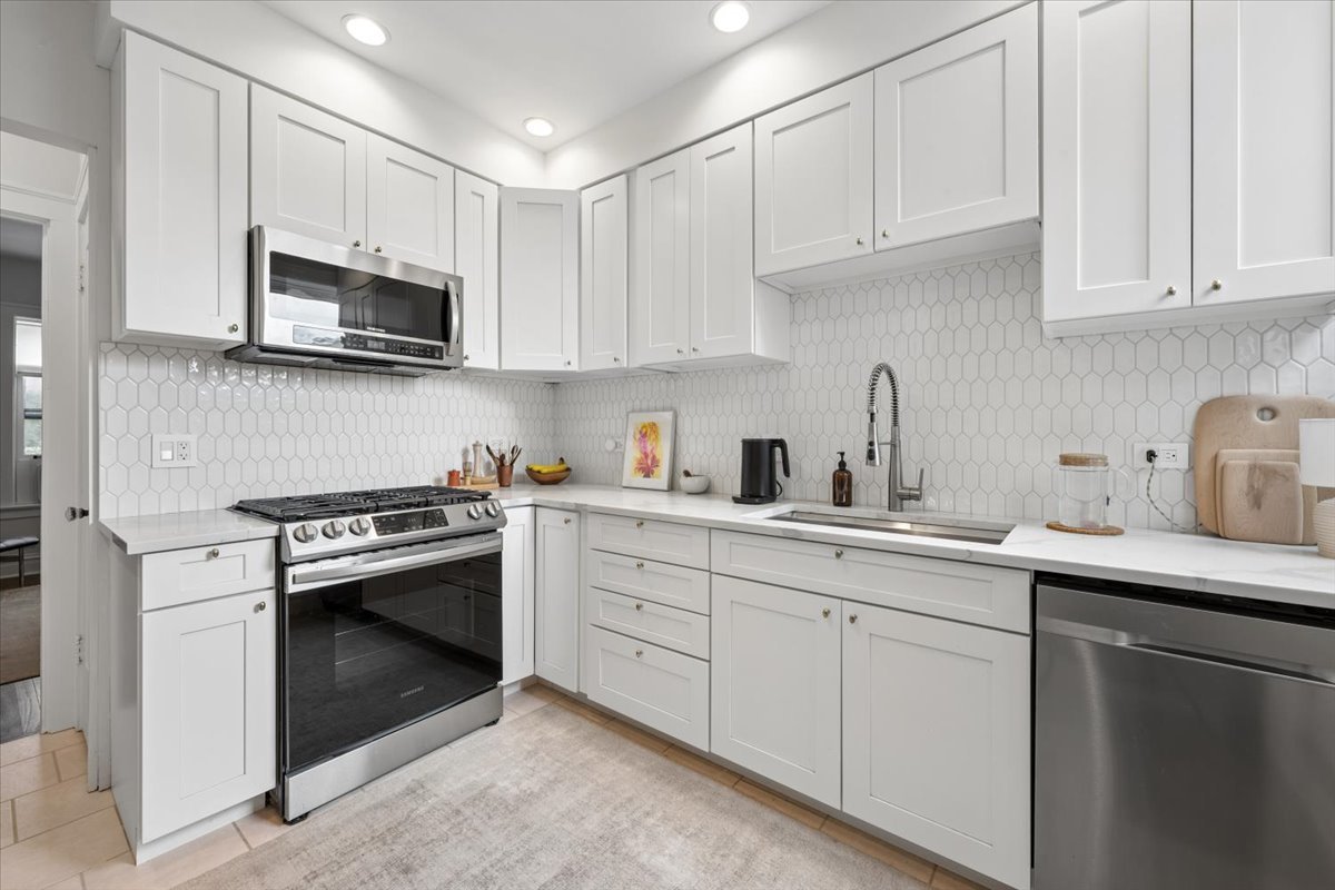 356 Ridge Avenue, Unit 53 Evanston, IL 60202 - Photo 17 of 25