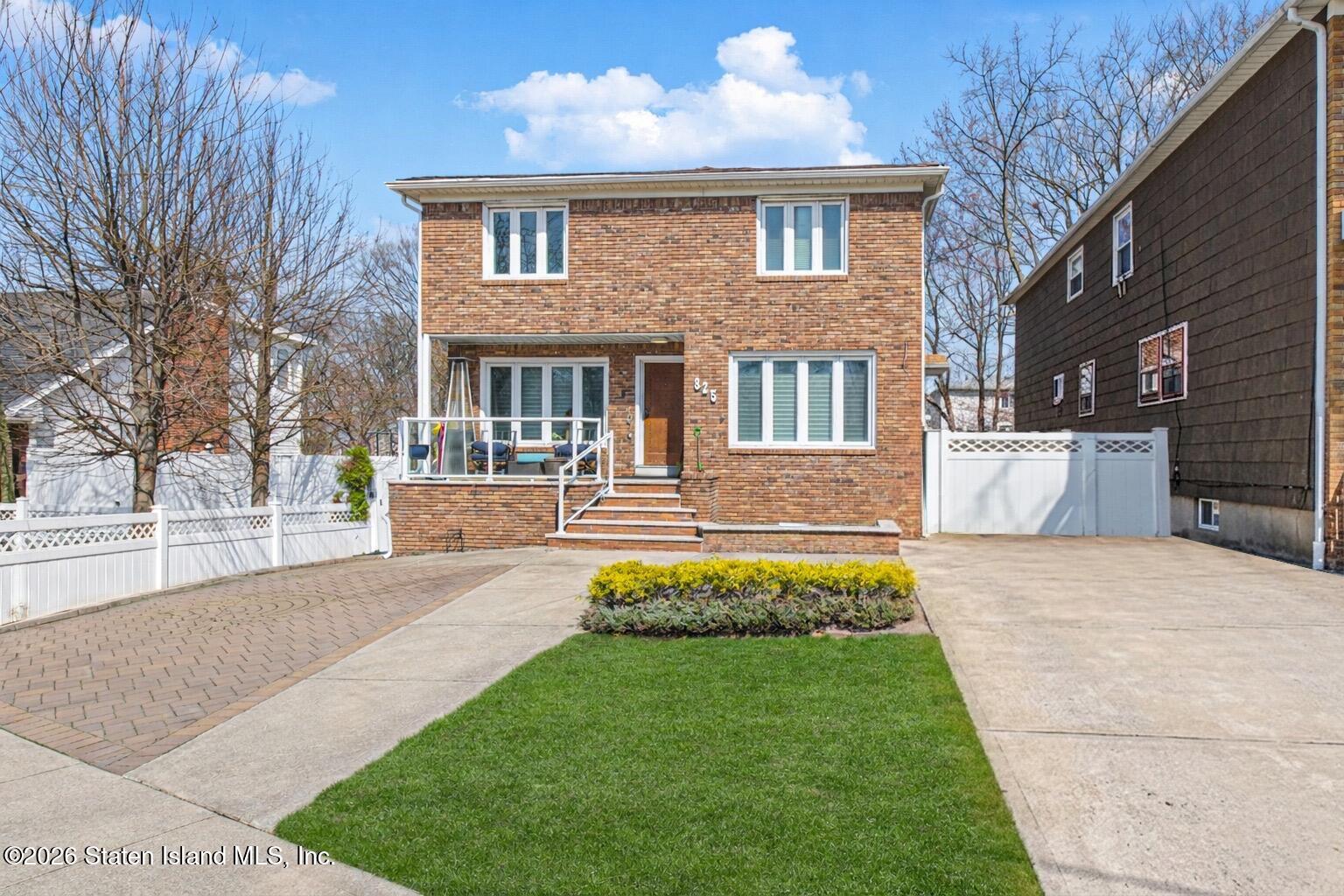 825 Willowbrook Road Staten Island, NY 10314 - Photo 1 of 31 a4c671bb-e6b4-4bf3-9a12-1e2dc0faa87e