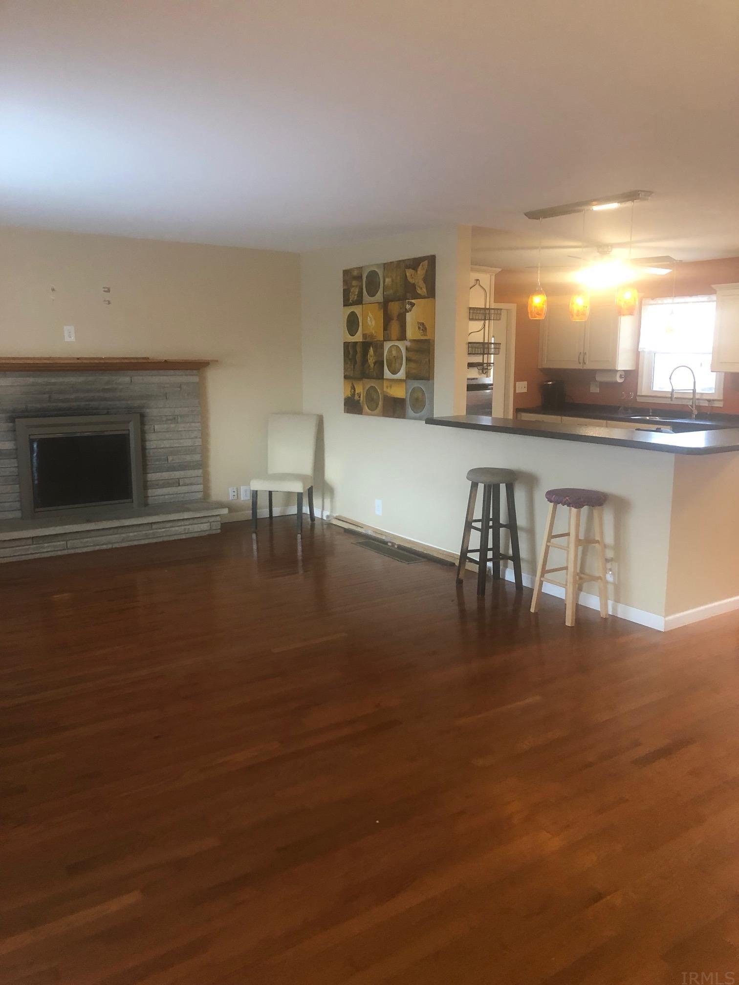522 South Eickhoff Road Evansville, IN 47712 - Photo 3 of 11 Gallery Image 3