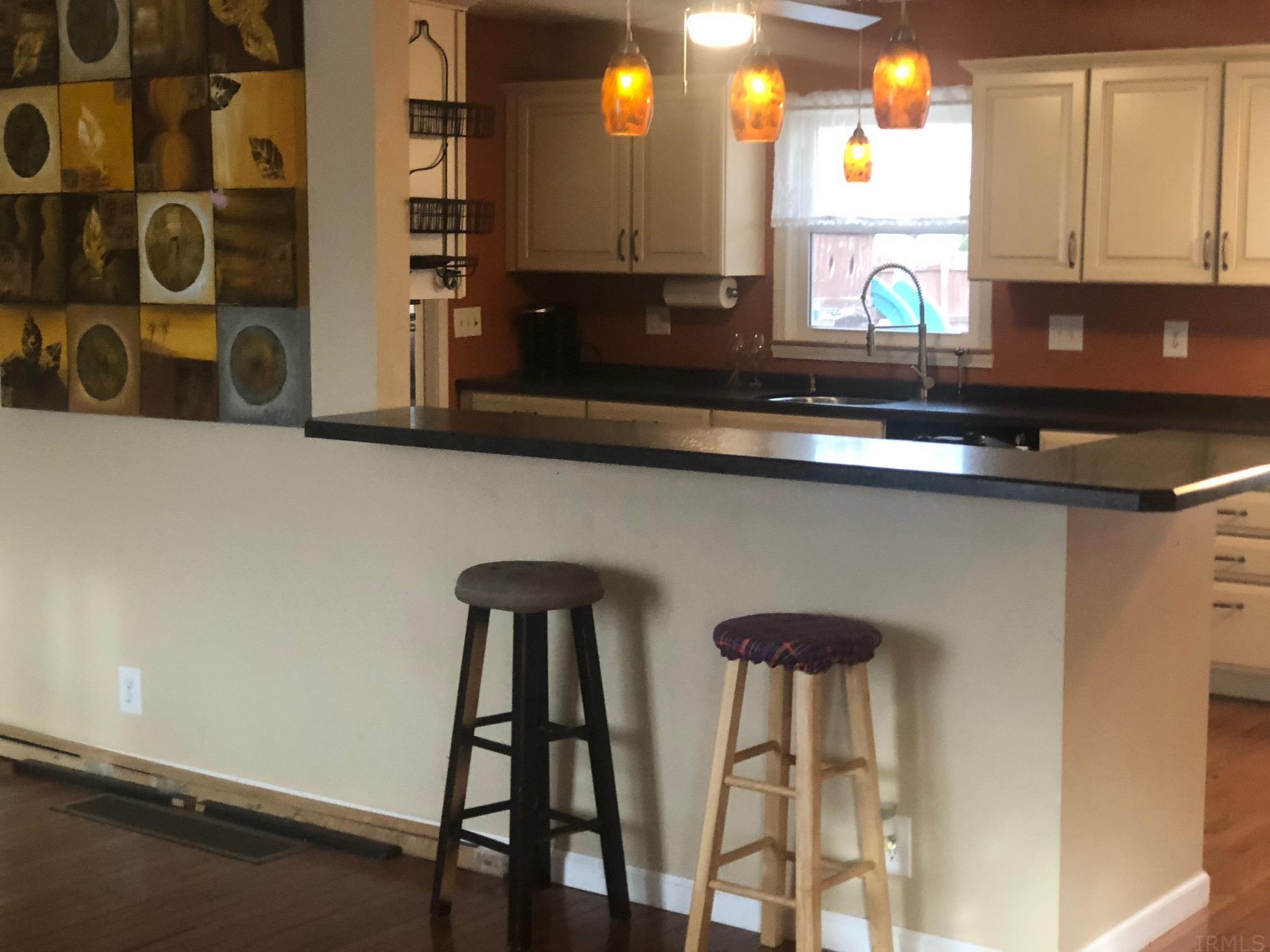 522 South Eickhoff Road Evansville, IN 47712 - Photo 8 of 11 Gallery Image 8