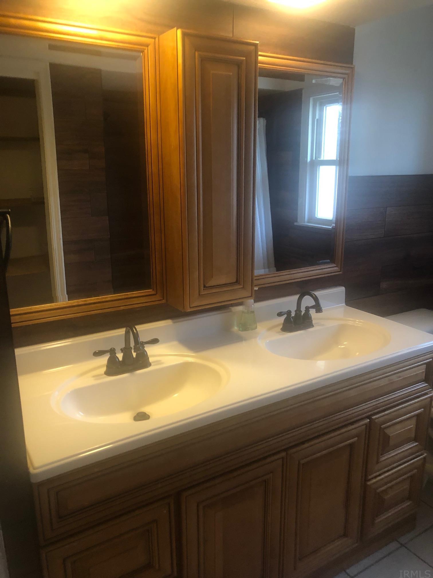 522 South Eickhoff Road Evansville, IN 47712 - Photo 9 of 11 Gallery Image 9