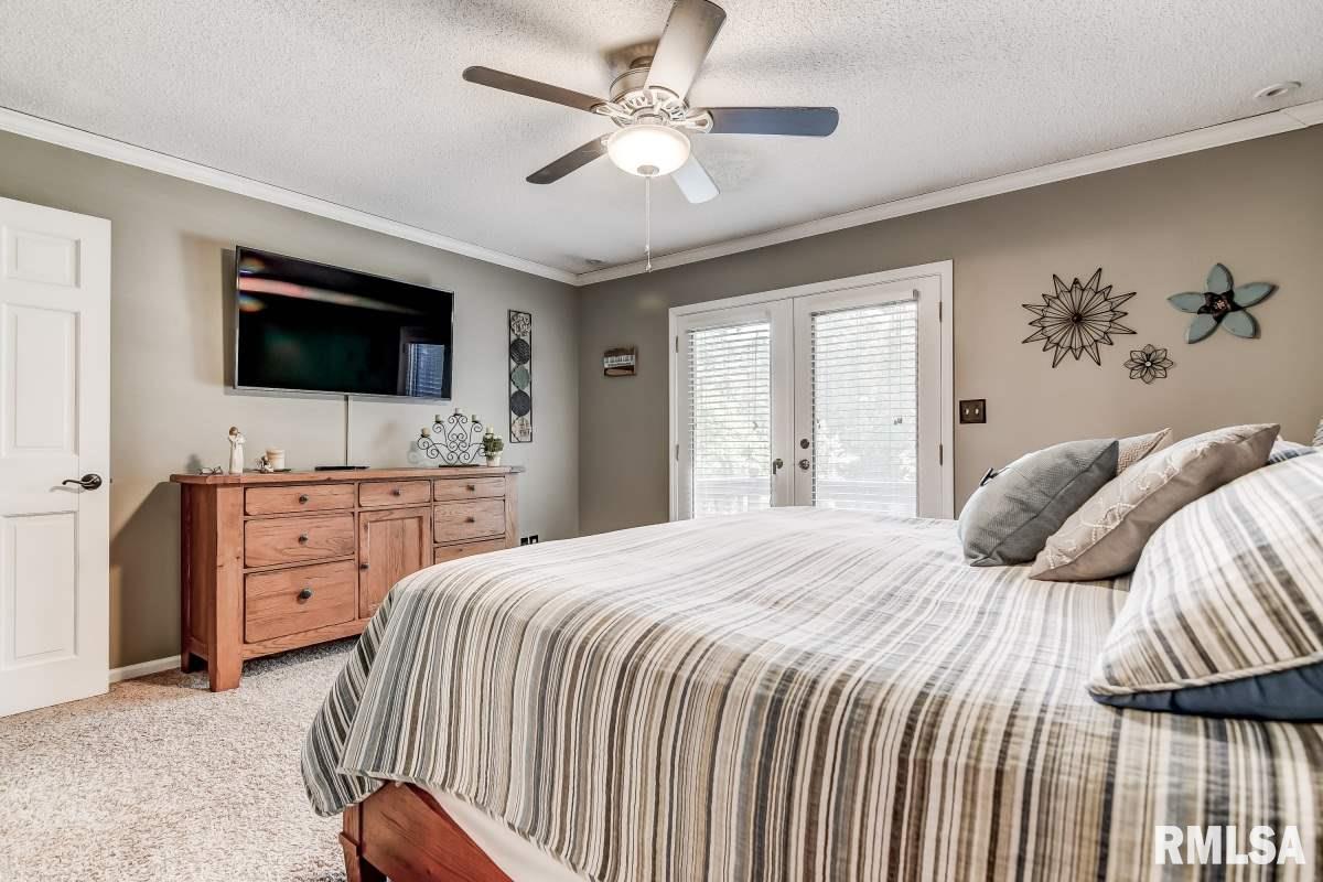 740 Persimmon Road Petersburg, IL 62675 - Photo 15 of 36 Gallery Image 15